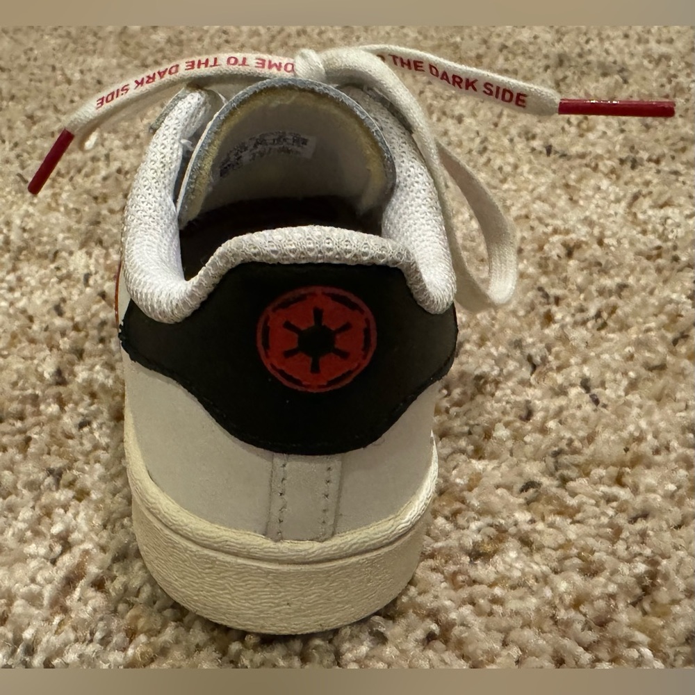 EUC/VGUC Size 9 Adidas Superstar Shoes w/ a Star Wars Design - Picture 9 of 16